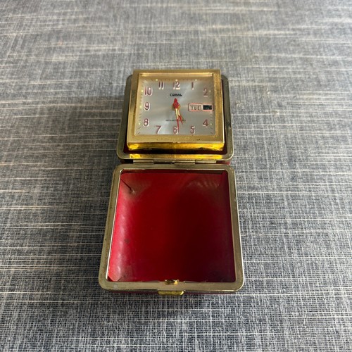 Coral vintage travel - vintage, alarm