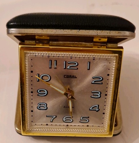 Vintage coral folding - folding, travel