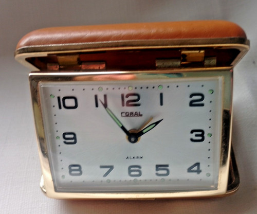 Vintage coral folding travel - -,